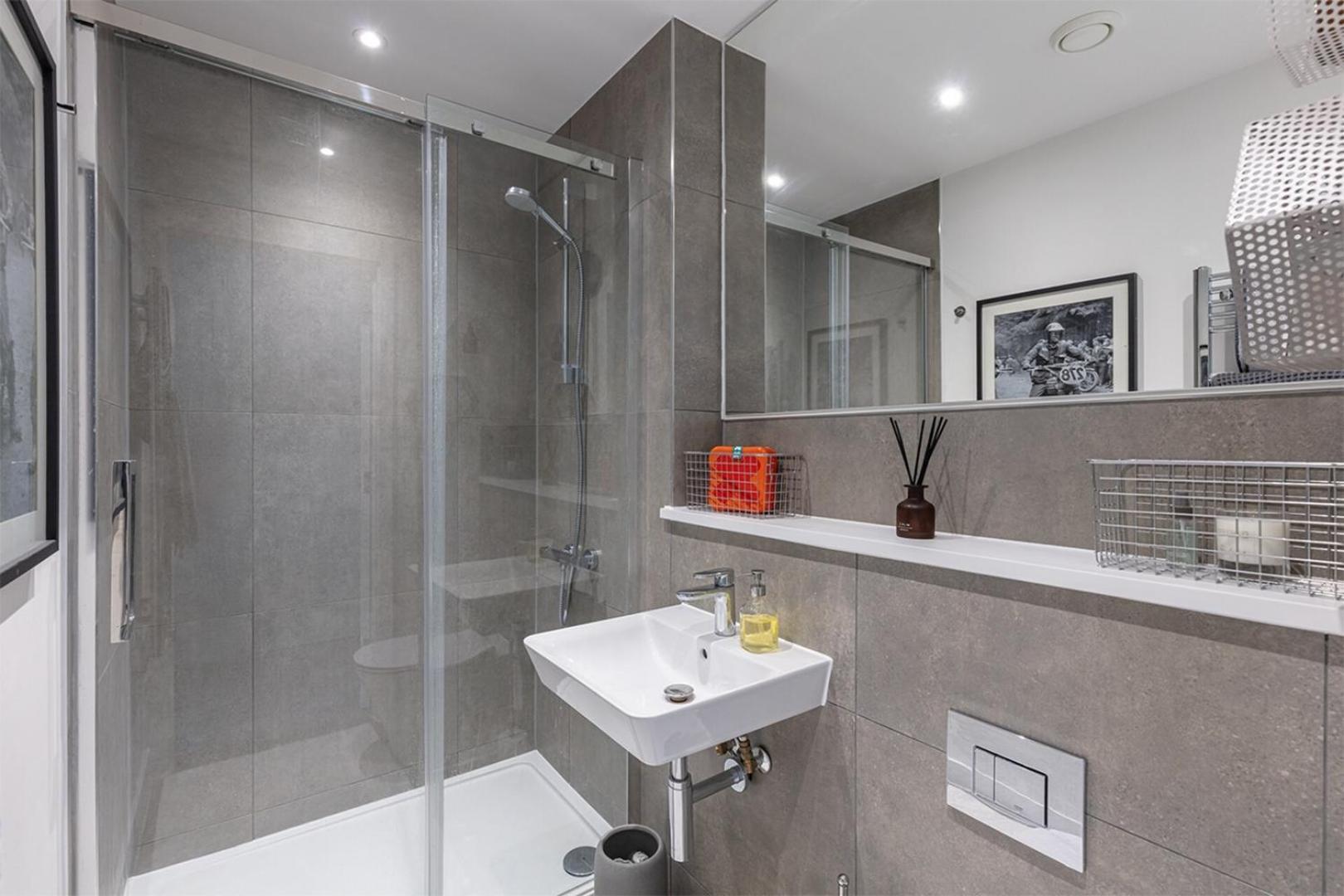 Modern 2Bd Apt W/ Balcony & Parking - Near London 스티버니지 외부 사진