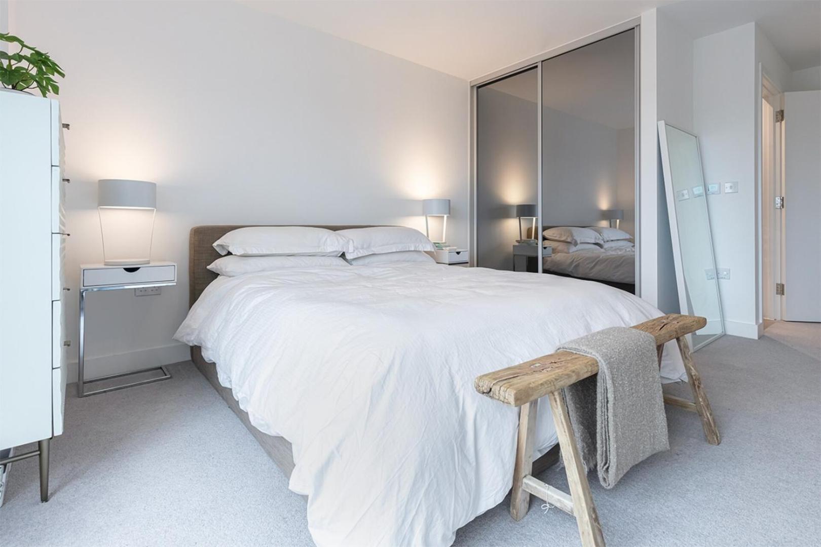 Modern 2Bd Apt W/ Balcony & Parking - Near London 스티버니지 외부 사진
